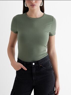 Express Body Contour Green Top